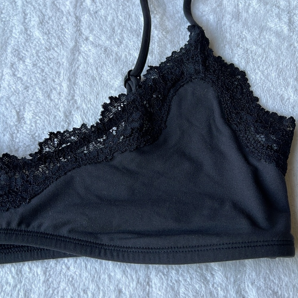 SKIMS Fits Everybody Lace Scoop Bralette - Picture 6 of 13
